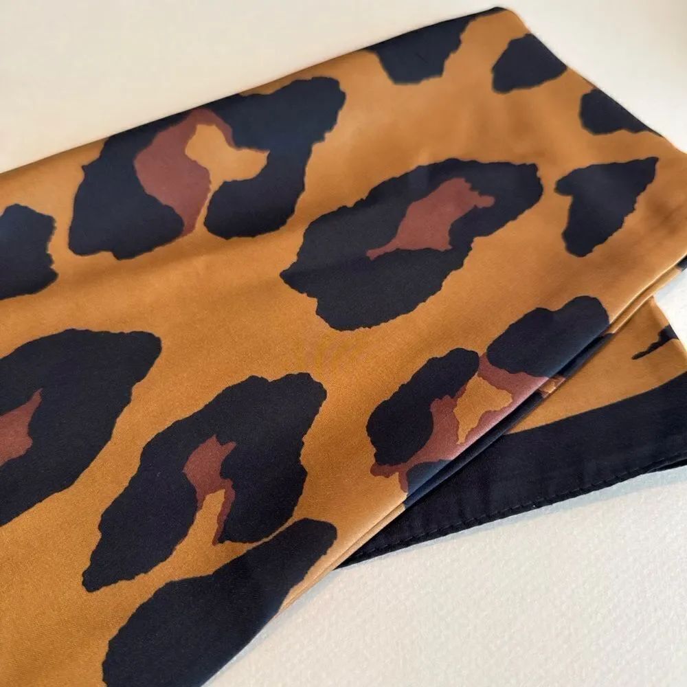 Leopard Print Scarf P9 - Picture 3 of 4